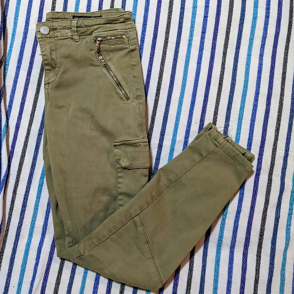 Blanknyc the Reade crop in army green
